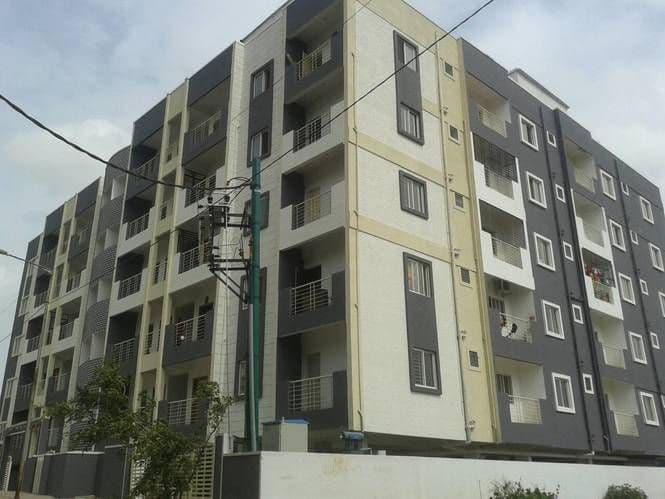 2 BHK Flat for rent in Thanisandra main road