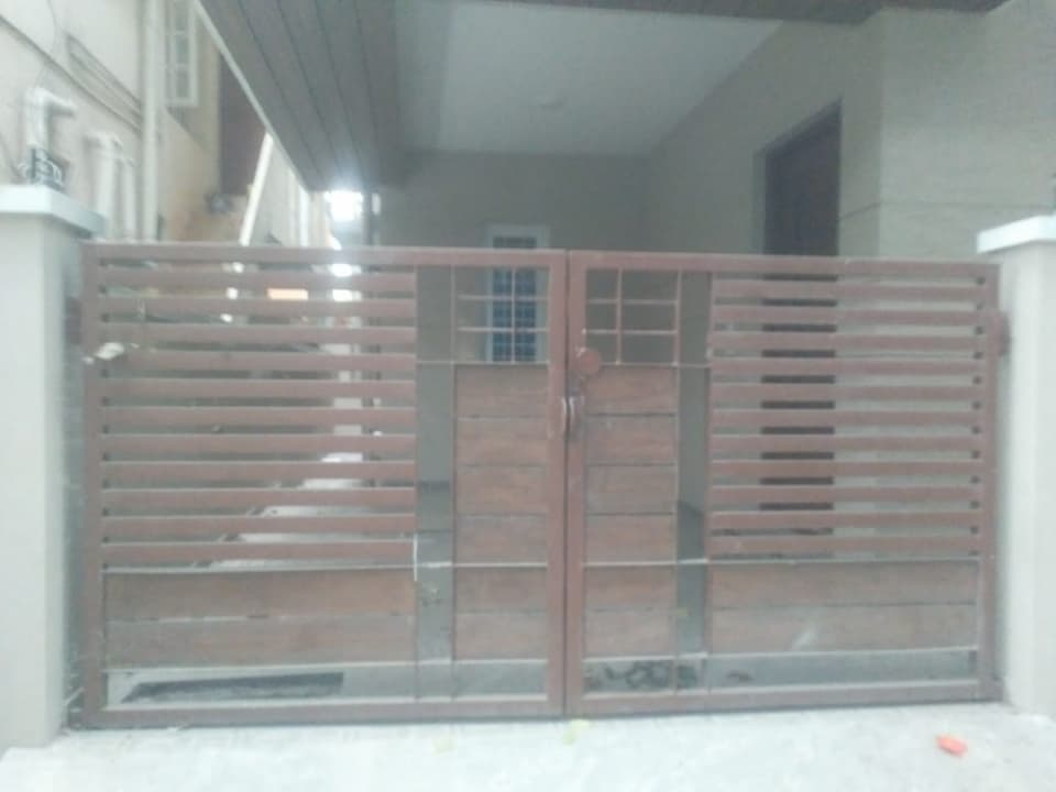 Independent House photo 2