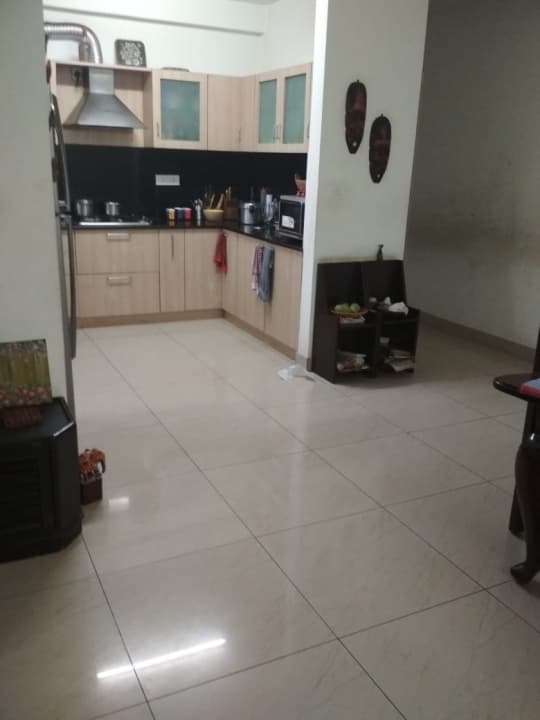 3 bhk semi furnished flat for rent in mantri astra, hennur gardens, hennur main road, measuring 1528 sqft