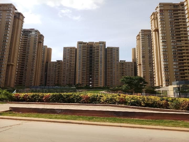 2.5 BHK Flat for Rent in Bhartiya City Nikoo Homes, Thanisandra, Hegde Nagar, Measuring 1273 Sqft