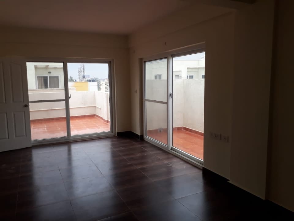 Apartment photo 2